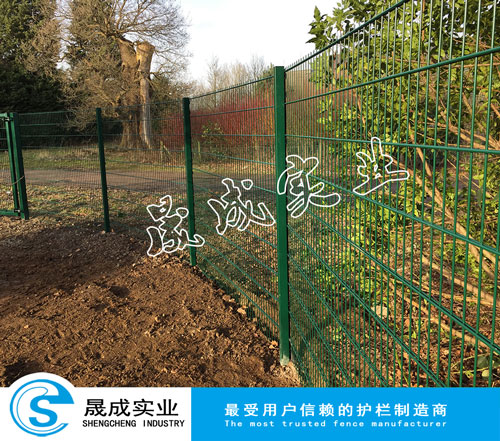 圍墻護欄廠家,市政道路護欄,鐵絲網護欄